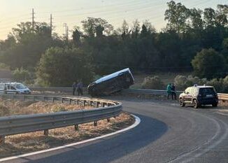 Roma scappa su furgone rubato ma finisce fuoristrada un morto sullAurelia