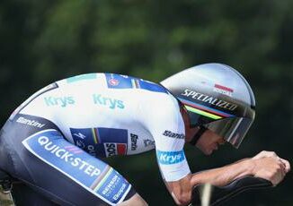 Tour de France Evenepoel vince crono e Pogacar rimane maglia gialla