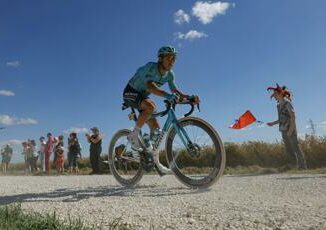 Tour de France si ritira in corsa Lutsenko capitano dellAstana