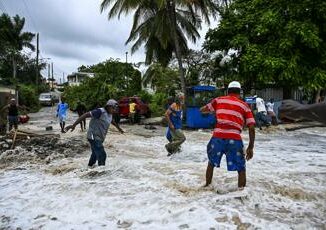 Uragano Beryl devasta i Caraibi almeno 7 morti Video