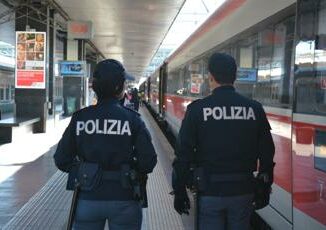 Violentata per ore vicino alla stazione di Pisa fermato 45enne