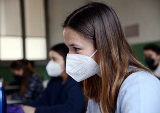 Covid ripristinare luso della mascherina durante le visite Buona precauzione