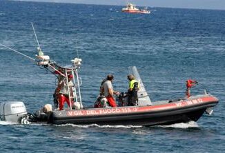 Naufragio Palermo recuperato quinto corpo ancora un disperso intrappolato nello scafo