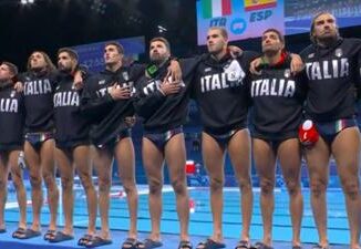 Parigi 2024 Italia Spagna la protesta del Settebello prima del match