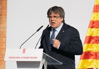 Spagna scatta loperazione Gabbia per catturare Puigdemont