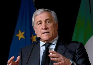 Banche Tajani Forza Italia contraria a qualsiasi tassa sugli extraprofitti