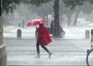 Bomba dacqua su Roma scatta lallerta meteo. Le previsioni su tutta Italia