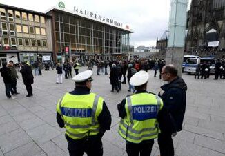 Germania esplosione a Colonia vasta operazione di polizia nel centro