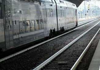 Mantova fiamme a bordo di un treno regionale 9 persone in ospedale