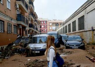 Alluvione Spagna proseguono le ricerche dei dispersi a Valencia almeno 95 i morti