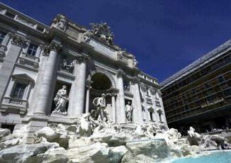 Fontana di Trevi dal Giubileo ingresso contingentato non e escluso un ticket