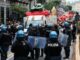 G7 Difesa Napoli scontri tra i manifestanti e la polizia al corteo bottiglie e lacrimogeni