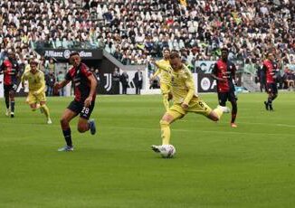 Juventus Cagliari 1 1 gol di Vlahovic e Marin