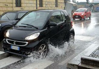 Maltempo oggi ancora allerta sullItalia scuole chiuse a Bologna