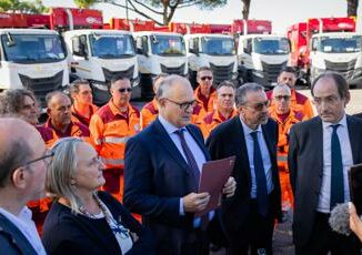 Roma Gualtieri presenta i nuovi mezzi di servizio Ama