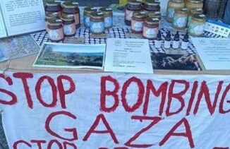 Striscione per Gaza annullata la multa allapicoltore di Desio