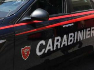 Vicenza tenta di strozzare la moglie e di buttarla giu dal terrazzo la salva la figlia 15enne