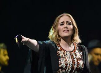 Adele si commuove a Las Vegas Mi mancherete terribilmente