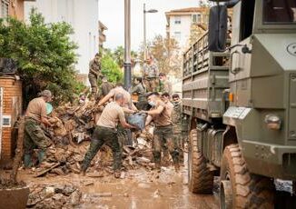 Alluvione Spagna disastro Valencia regione isolata e 89 dispersi