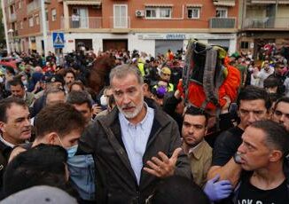 Alluvione in Spagna re Felipe Comprendo la loro rabbia