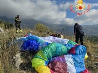 Cosenza si schianta col parapendio muore a 57 anni