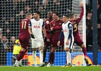 Europa League Hummels al 91 salva Roma da ko 2 2 con il Tottenham