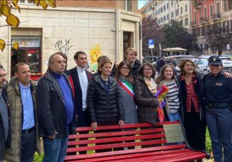 Municipio I Roma installata panchina rossa davanti al Liceo Talete