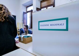 Regionali exit poll in Emilia Romagna avanti De Pascale testa a testa in Umbria