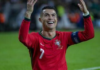 Ronaldo decine di trattamenti estetici non pagati un medico gli fa causa