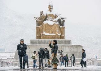 Storica nevicata imbianca Seul Video