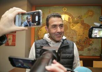 Vannacci lancia il suo movimento Il mondo al contrario Nessuna spaccatura con Salvini