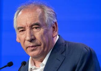 Bayrou il centrista che puo favorire il dialogo chi e il nuovo premier francese