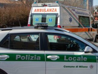 Camion travolge e uccide mamma 34enne a Milano autista e fuggito