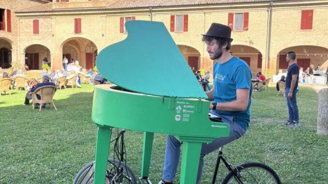 Daniele Leoni & PEDALA PIANO