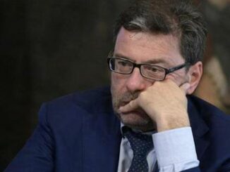 Manovra Giorgetti Pensioni tutelate e sostegno a famiglie bisognose