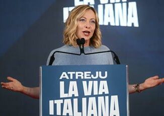 Meloni infiamma Atreju Avanti con riforme. Attacchi a Schlein Prodi e Landini