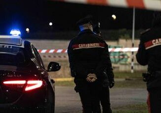 Rimini accoltella in strada quattro persone ucciso da carabiniere