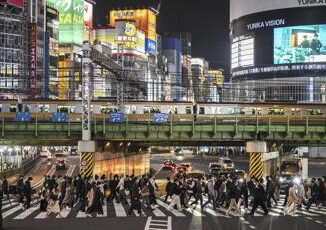 Attacco con martello in universita Tokyo 8 feriti fermata studentessa