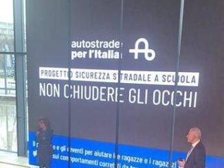 Autostrade per lItalia sensibilizza i giovani ad una guida piu sicura