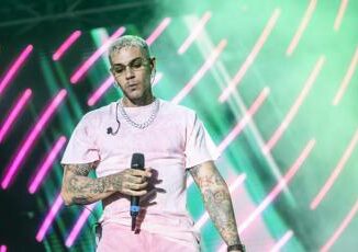 Emis Killa il rapporto con le droghe Non tocco nulla da anni. Le reazioni social