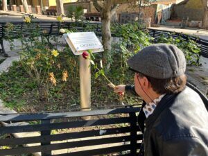 Un fiore per Gigi Riva 