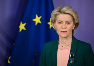 Von der Leyen malata ha grave polmonite viaggi cancellati