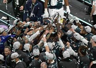 Philadelphia Eagles dominano i Kansas City Chiefs e vincono il Super Bowl