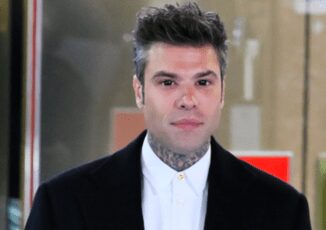 Sanremo 2025 Fedez chi e flirt polemiche limpegno durante il Covid e crollo Ferragnez