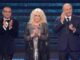 Sanremo 2025 il tributo a Frizzi Clerici e Scotti in lacrime