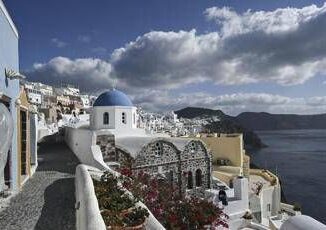 Santorini tour operator italiano Resto non e soap opera turisti arriveranno