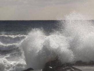 Travolto da onda turista italiano muore in Portogallo